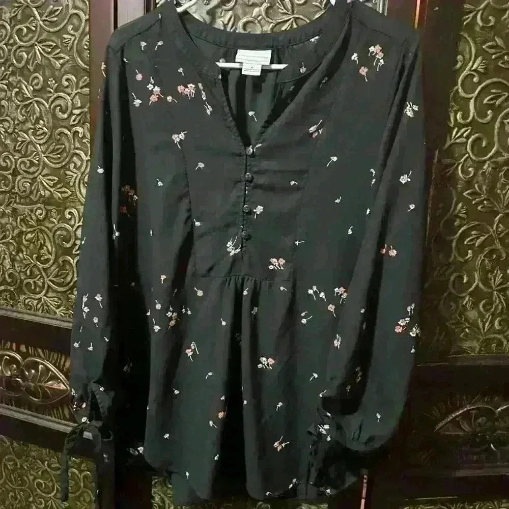 Liz Claiborne S Women’s Black Floral Sheer Blouse V-Neck Long Sleeve Top Casual